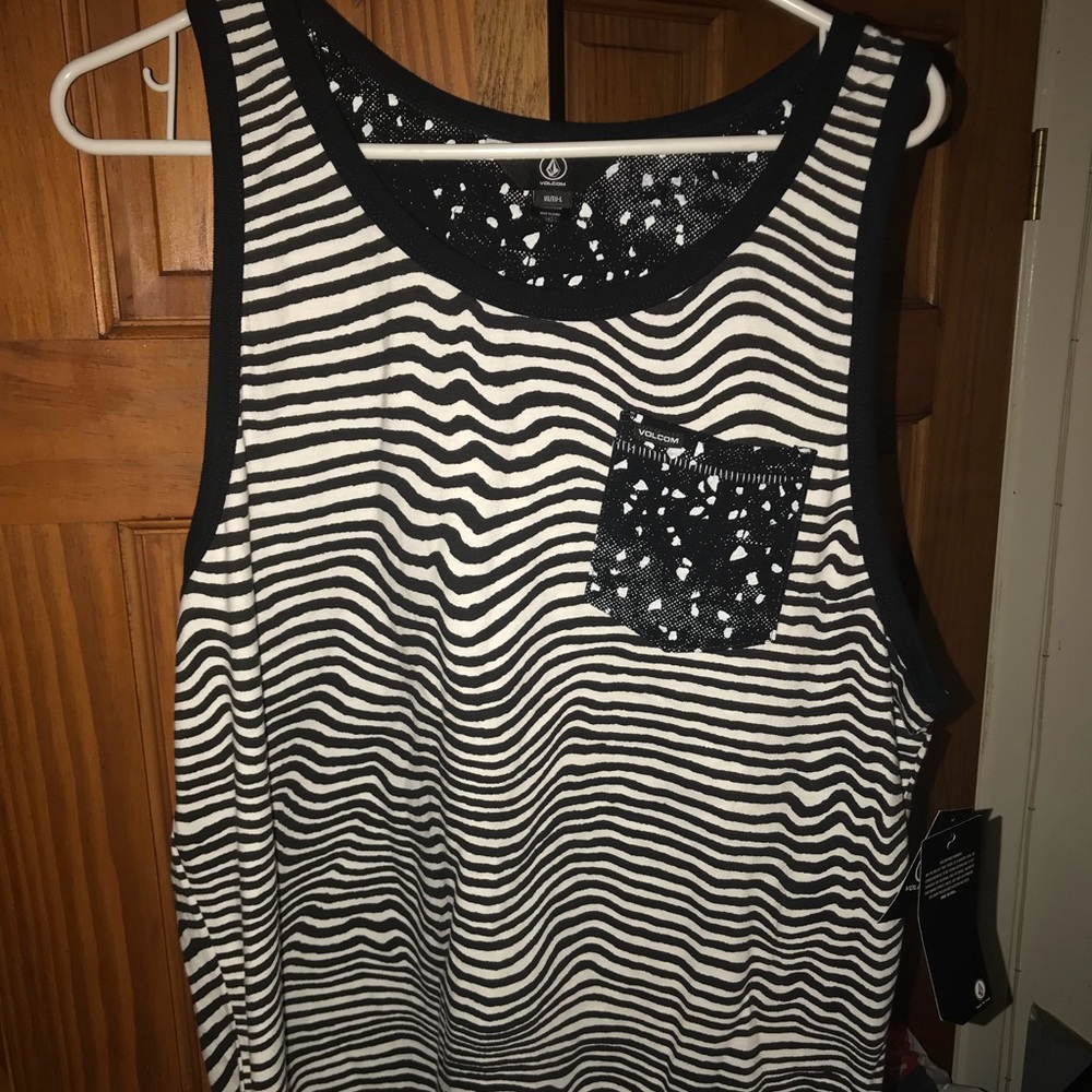 Volcom tank top shirt Men’s Large 👾
